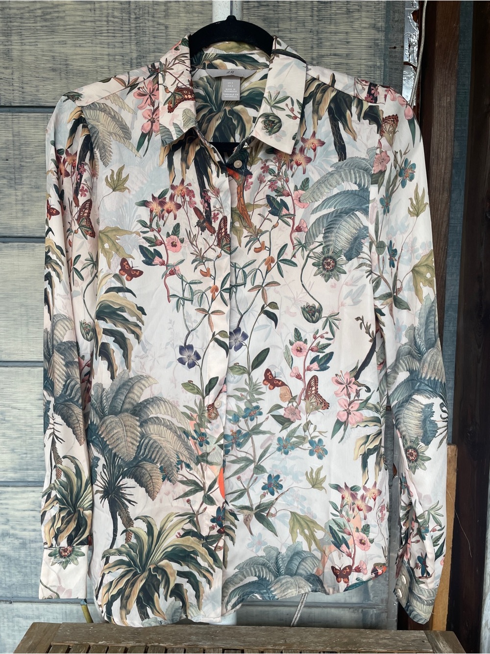 H&M Cream Button-Up Shirt with Green and Tan Botanical Print